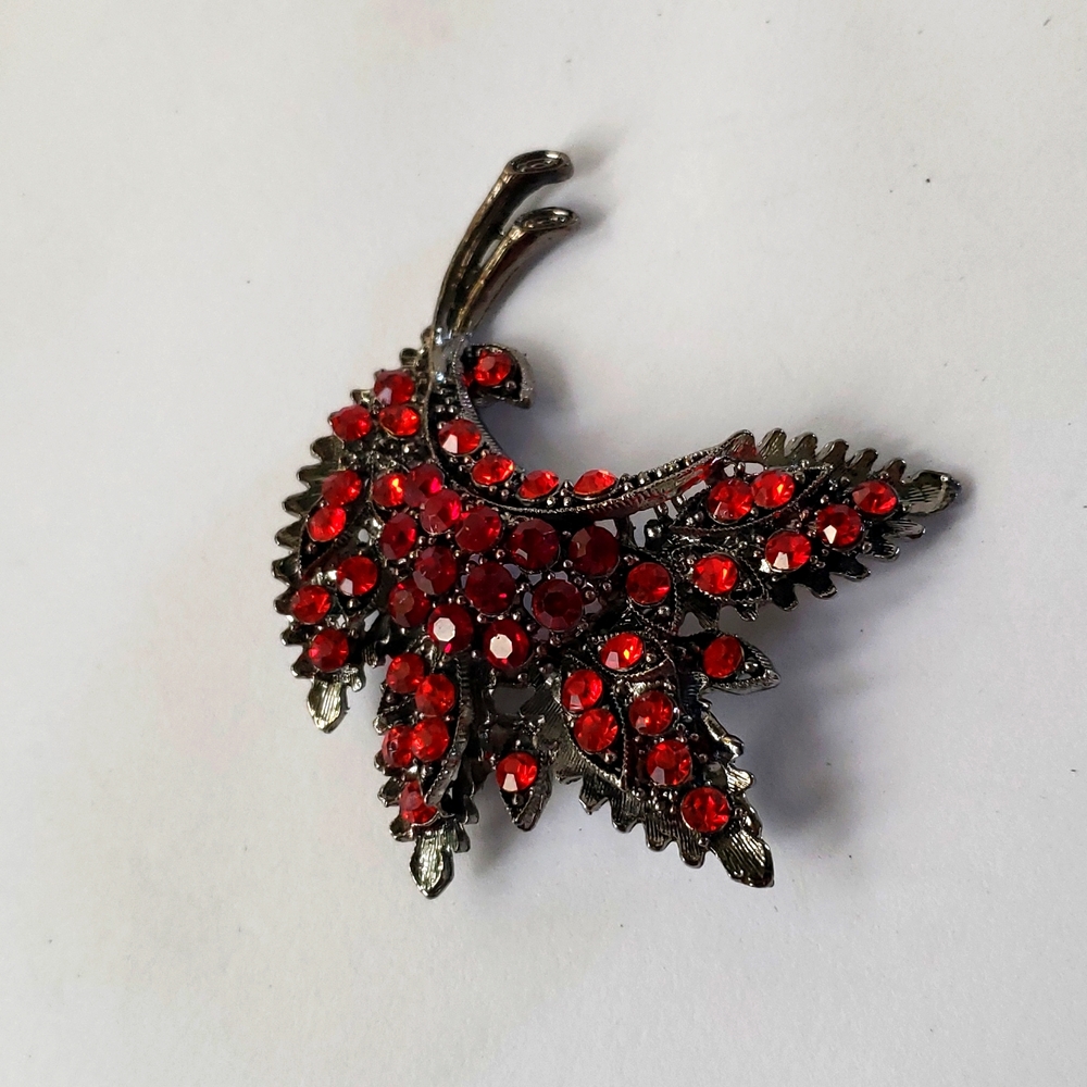 Vintage NWOT AMAZING BROOCH  (only a bundle of 3 or more) - Picture 2 of 7